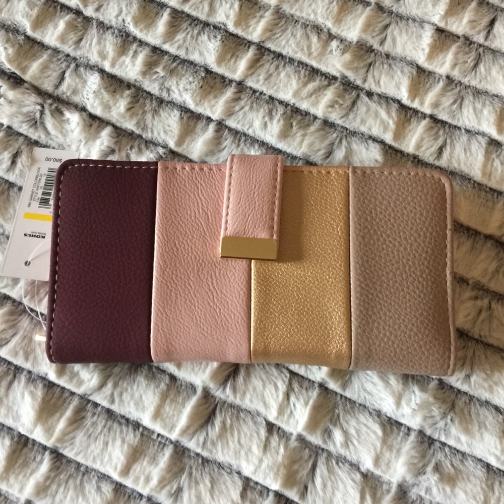 New women’s pink wallet